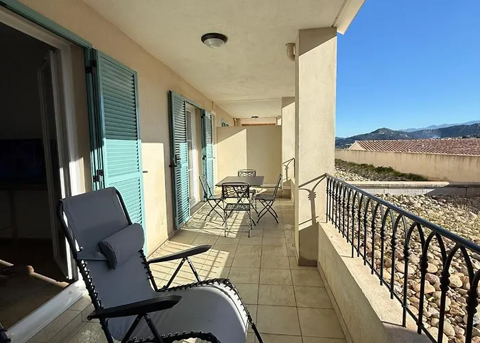 Апартаменты T2 Le Clos Des Oliviers *